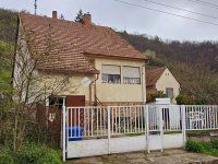 Eladó családi ház, Pécsett 65 M Ft, 3 szobás