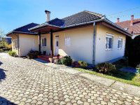 Eladó családi ház, Siklóson 77.9 M Ft, 3 szobás