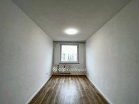 Eladó panellakás, Debrecenben 63.49 M Ft, 3 szobás