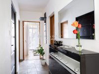 Eladó családi ház, XII. kerületben 395 M Ft, 14 szobás