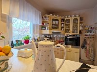 Eladó családi ház, Szombathelyen 96 M Ft, 6 szobás