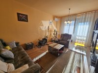 Eladó panellakás, Szolnokon 32.5 M Ft, 2 szobás