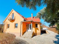 Eladó családi ház, Gödön 134 M Ft, 6 szobás