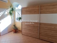 Eladó családi ház, Szentendrén 339 M Ft, 10 szobás