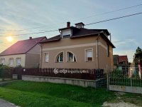 Eladó családi ház