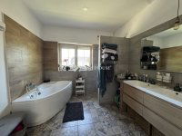 Eladó családi ház, IV. kerületben 124.99 M Ft, 3 szobás