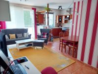 Eladó téglalakás, Szegeden 99.6 M Ft, 4 szobás