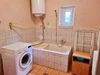 Eladó családi ház, Vácon 109 M Ft, 5 szobás