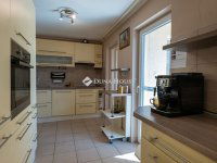 Eladó családi ház, Pécsett 174.9 M Ft, 5+2 szobás