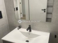 Eladó téglalakás, Pécsett 64.9 M Ft, 2 szobás