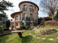 Eladó családi ház, XII. kerületben 800 M Ft, 6 szobás