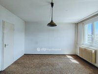 Eladó panellakás, Ajkán 26.9 M Ft, 1 szobás