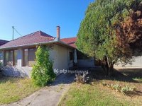 Eladó családi ház, Csongrádon 65 M Ft, 5 szobás
