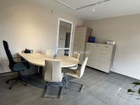 Eladó üzlethelyiség, Debrecenben 145 M Ft, 5 szobás