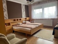 Eladó családi ház, Balatonfenyvesen 187 M Ft, 9 szobás