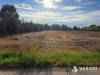 Eladó telek