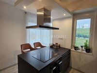 Eladó téglalakás, Pécsett 96.9 M Ft, 4 szobás