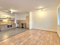 Kiadó téglalakás, albérlet, Szegeden, Remény utcában, 3 szobás
