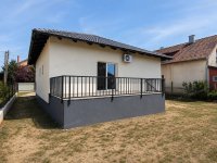 Eladó családi ház, Dunakeszin 119.9 M Ft, 4 szobás