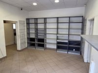 Kiadó üzlethelyiség, Kecskeméten 180 E Ft / hó, 3 szobás