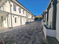 Eladó családi ház, Bajóton 94.9 M Ft, 5 szobás