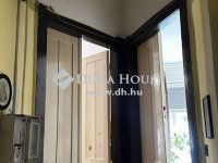 Eladó téglalakás