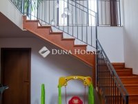 Eladó családi ház, Pécelen 249 M Ft, 6 szobás