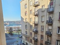 Eladó téglalakás, V. kerületben 189.9 M Ft, 3 szobás