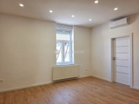 Eladó téglalakás, Pécsett 59.9 M Ft, 4 szobás