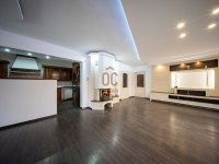 Eladó családi ház, Budaörsön 296 M Ft, 7 szobás