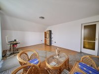 Eladó családi ház, X. kerületben 340 M Ft, 7 szobás