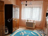 Eladó családi ház, Vecsésen 130 M Ft, 5 szobás