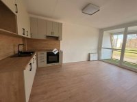 Eladó panellakás, Pécsett 54.9 M Ft, 3 szobás