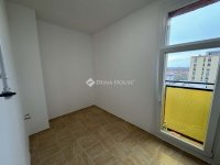 Eladó panellakás, Pécsett 50 M Ft, 2 szobás