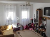 Eladó téglalakás, Pápán 55.25 M Ft, 3 szobás