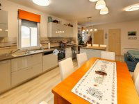 Eladó családi ház, Kecskeméten 82.9 M Ft, 4 szobás