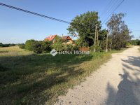 Eladó telek