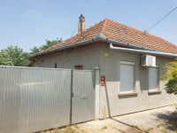 Eladó családi ház