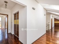 Eladó családi ház, Telkin 399.9 M Ft, 6 szobás