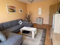 Eladó panellakás, Pécsett 58.7 M Ft, 3 szobás