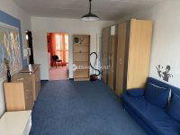 Eladó panellakás, Pécsett 52.9 M Ft, 2 szobás