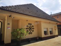 Eladó családi ház, Siófokon 320 M Ft, 11 szobás