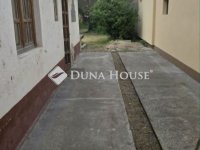 Eladó családi ház, Cegléden 42 M Ft, 2 szobás