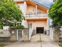 Eladó családi ház, Vecsésen 139.99 M Ft, 5 szobás