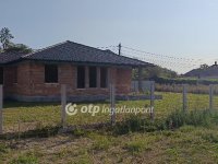 Eladó ikerház, Ráckevén 89.999 M Ft, 5 szobás