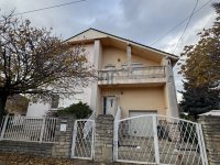 Eladó családi ház, Vecsésen 149.9 M Ft, 5 szobás