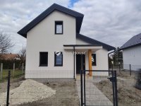 Eladó nyaraló, Balatonkeresztúron 86 M Ft, 4 szobás