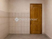 Eladó téglalakás, VI. kerületben 51.2 M Ft, 1 szobás