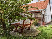 Eladó családi ház, Pécsett 59.9 M Ft, 3 szobás