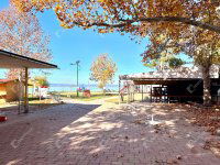 Eladó üzlethelyiség, Balatonszemesen 285 M Ft